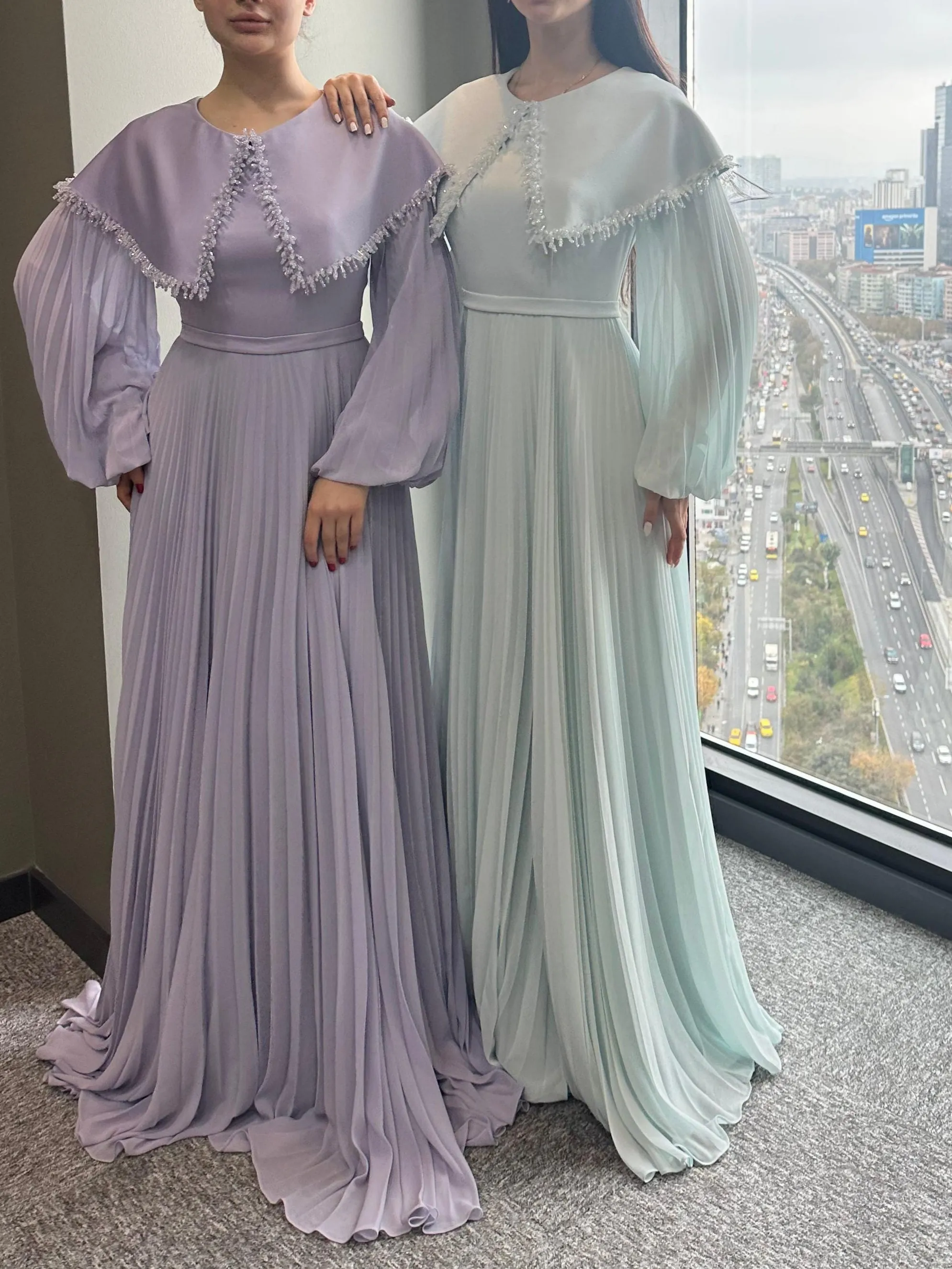 𝐒𝐀𝐌𝐀𝐍𝐓𝐇𝐀 Crepe Collar Embroidered Pleated Chiffon Hijab Evening Dress- T56734