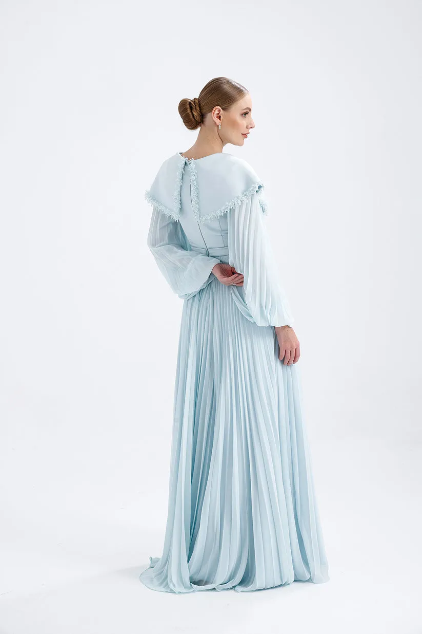 𝐒𝐀𝐌𝐀𝐍𝐓𝐇𝐀 Crepe Collar Embroidered Pleated Chiffon Hijab Evening Dress- T56734