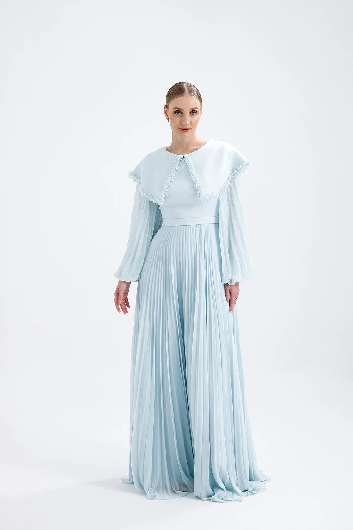 𝐒𝐀𝐌𝐀𝐍𝐓𝐇𝐀 Crepe Collar Embroidered Pleated Chiffon Hijab Evening Dress- T56734