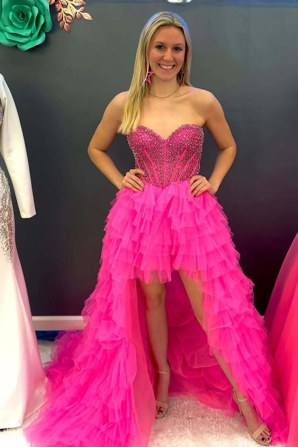 A-Line Red High Low 2025 Prom Dresses Tulle Sweetheart Beaded Tiered Formal Dress