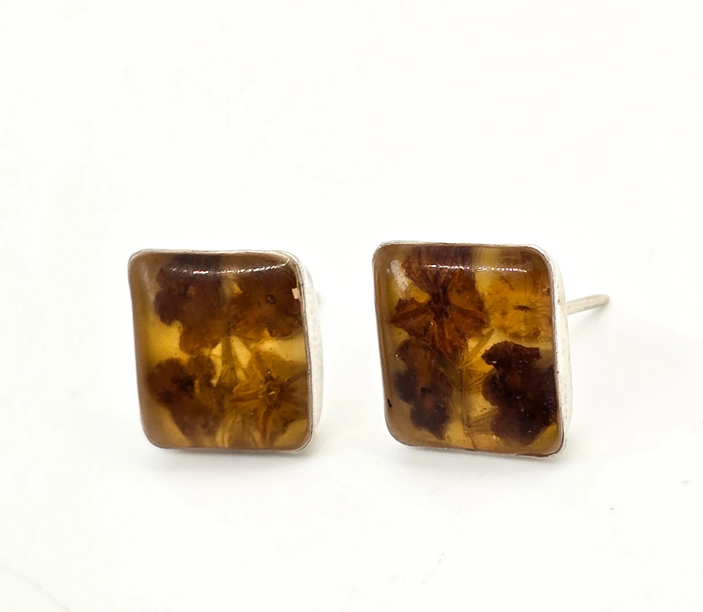 Annika Witt ATI dried flower acrylic natural signed sterling silver stud earrings