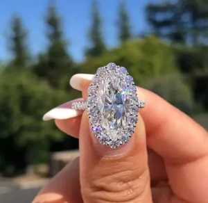 Dazzling Oval Silver Ring