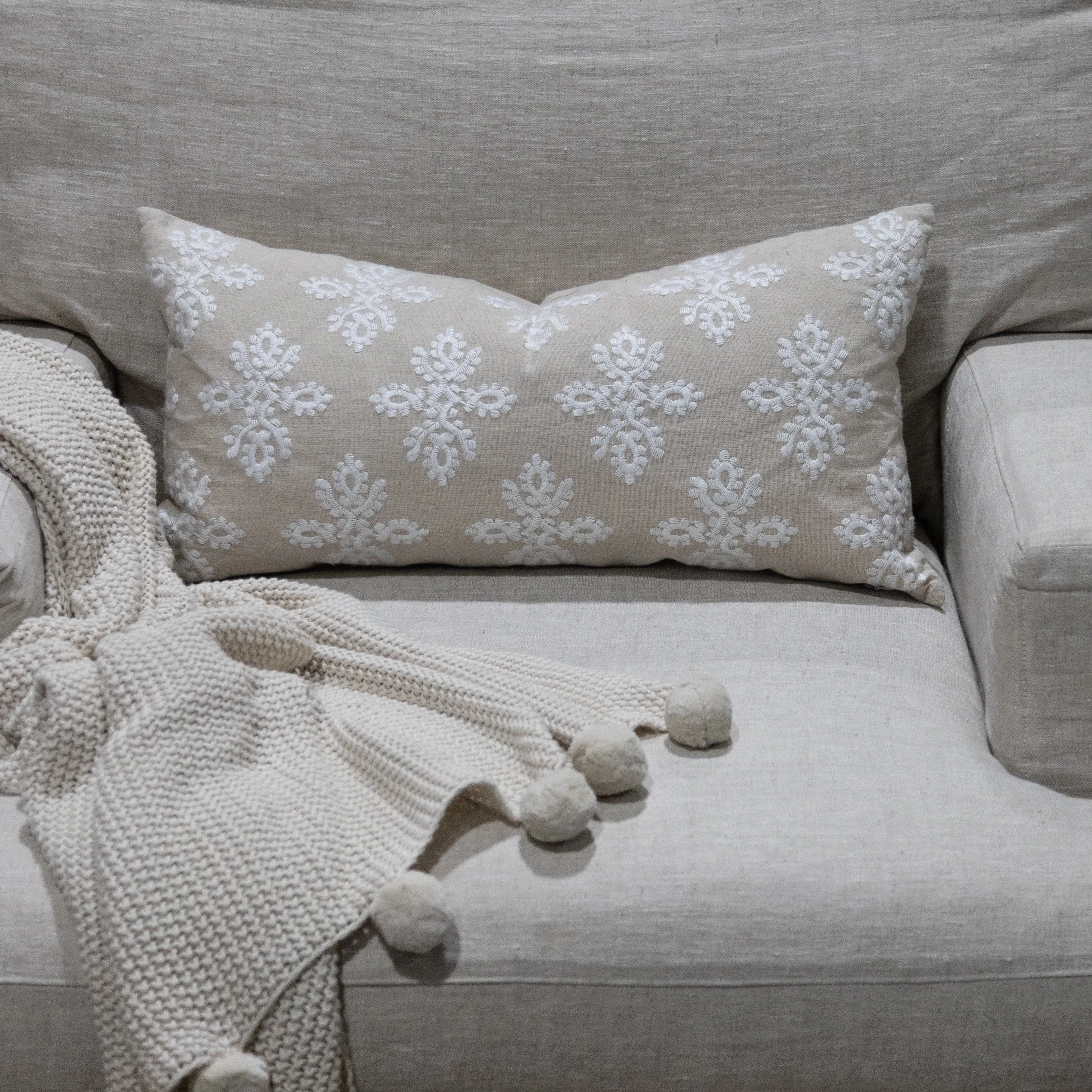 Diamond Medallion Pillow - Natural