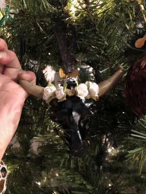 F&F ONE OF A KIND BULL SKULL ORNAMENT
