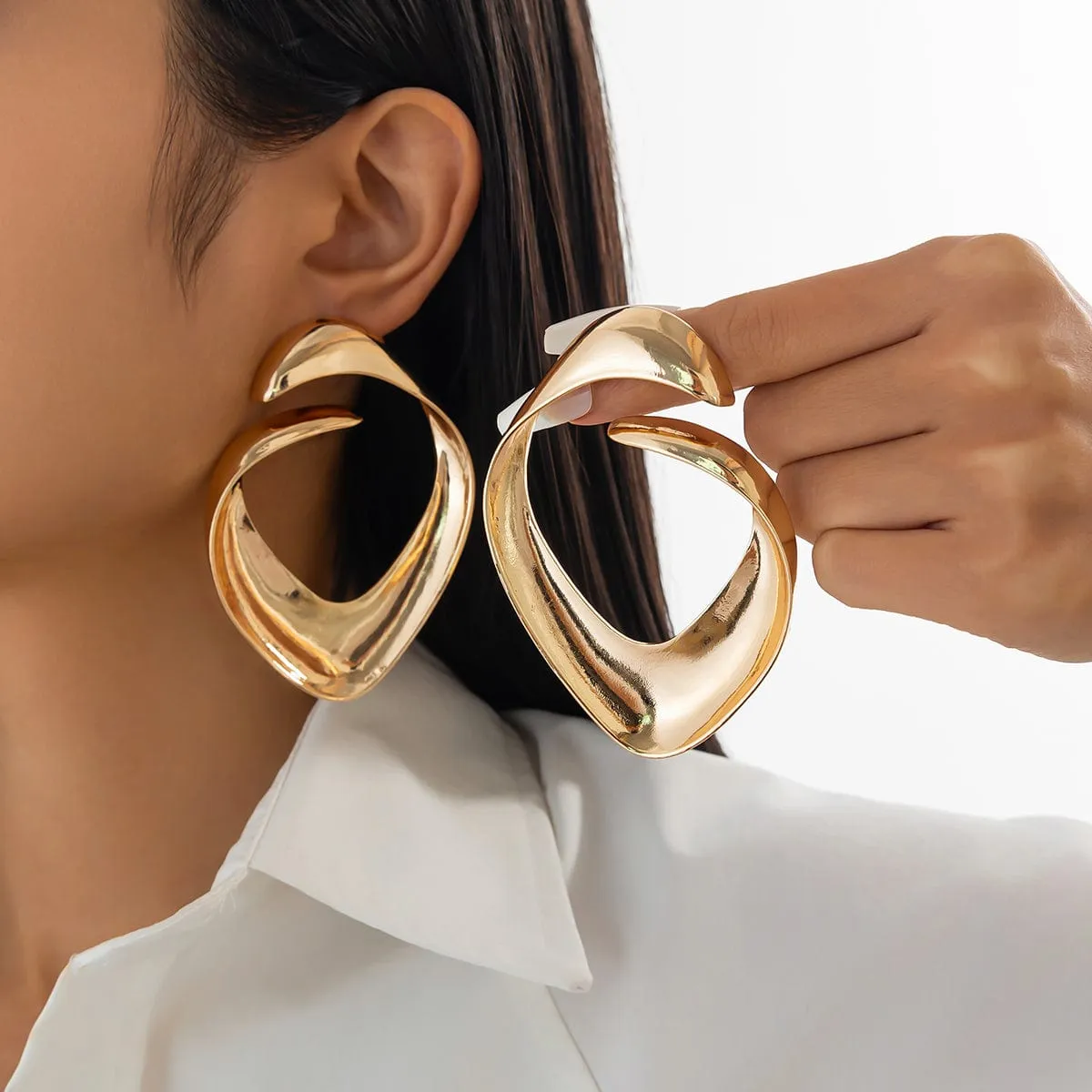 Geometric Chunky Irregular Curl Stud Earrings
