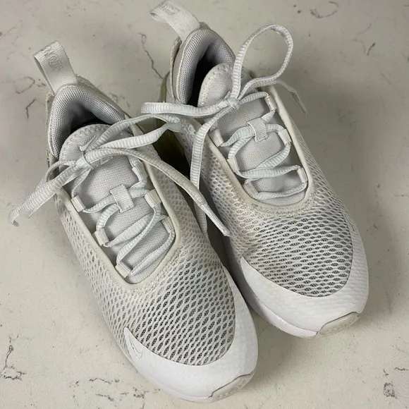 Nike Air Max 270 Little Kids' Shoe AO2372-103 Size 12.5 C White
