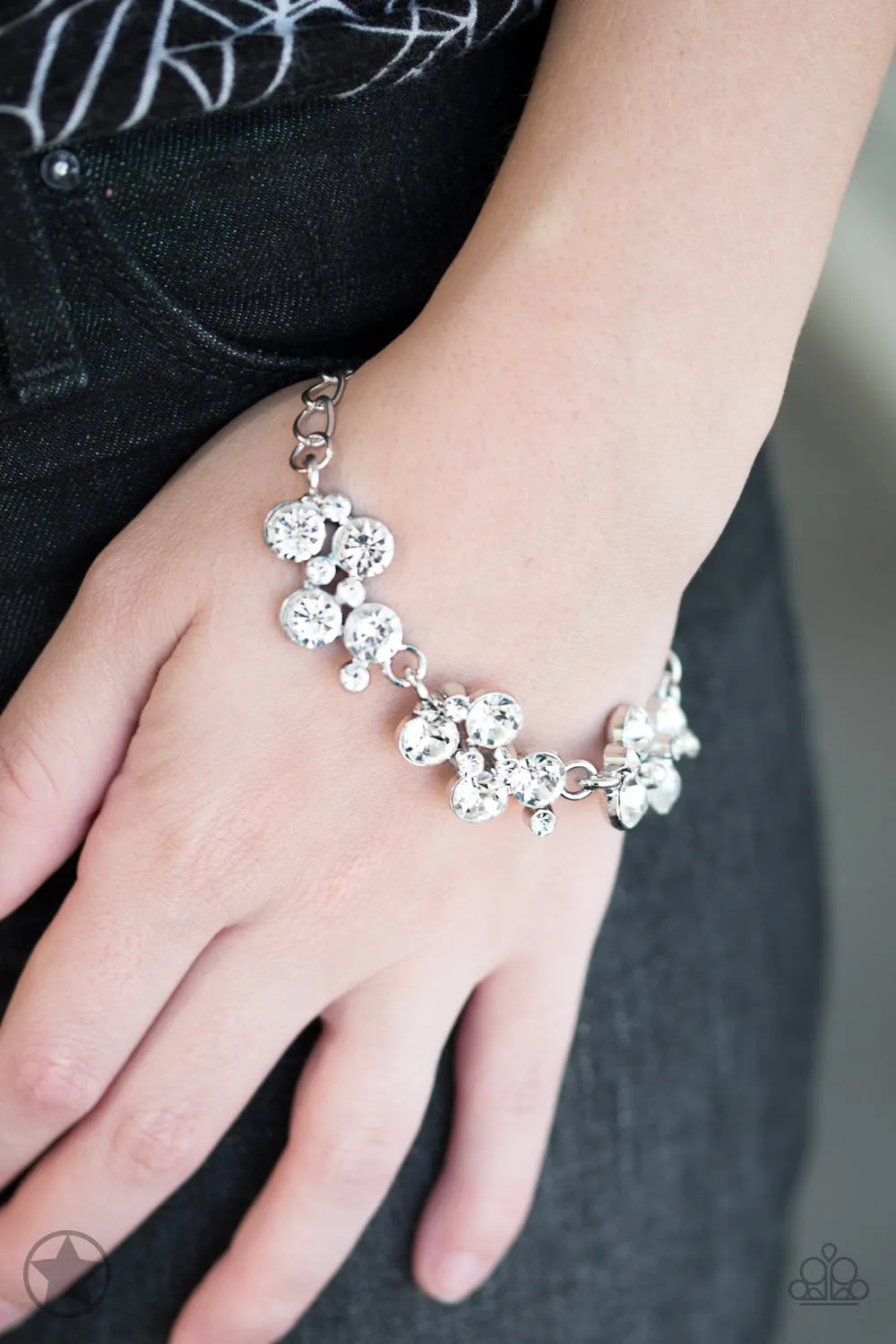 Paparazzi Hollywood Hills Necklace White