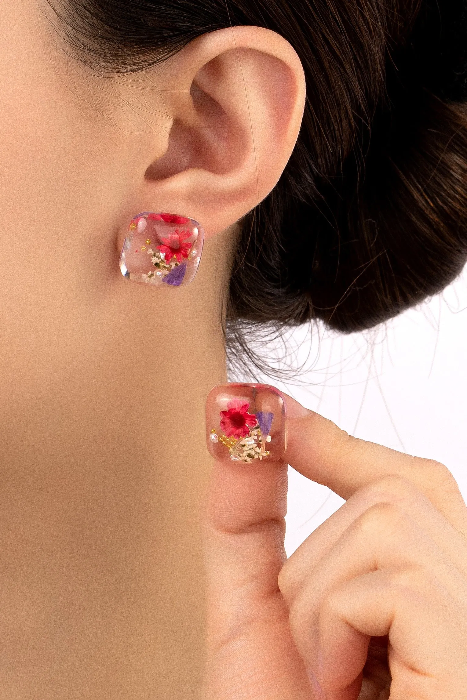 Red Half Dome Square Dried Flower Stud Earrings