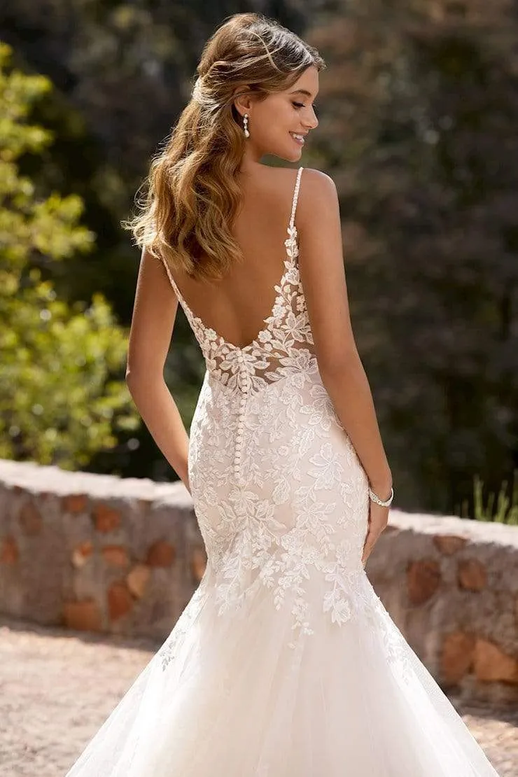 Sophia Tolli: Y22046 - Skylar
