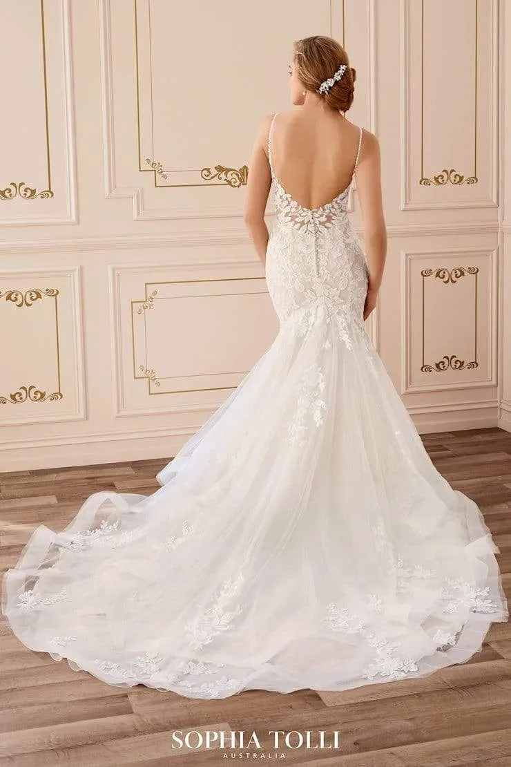 Sophia Tolli: Y22046 - Skylar