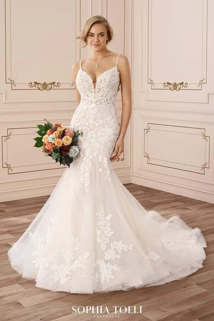 Sophia Tolli: Y22046 - Skylar