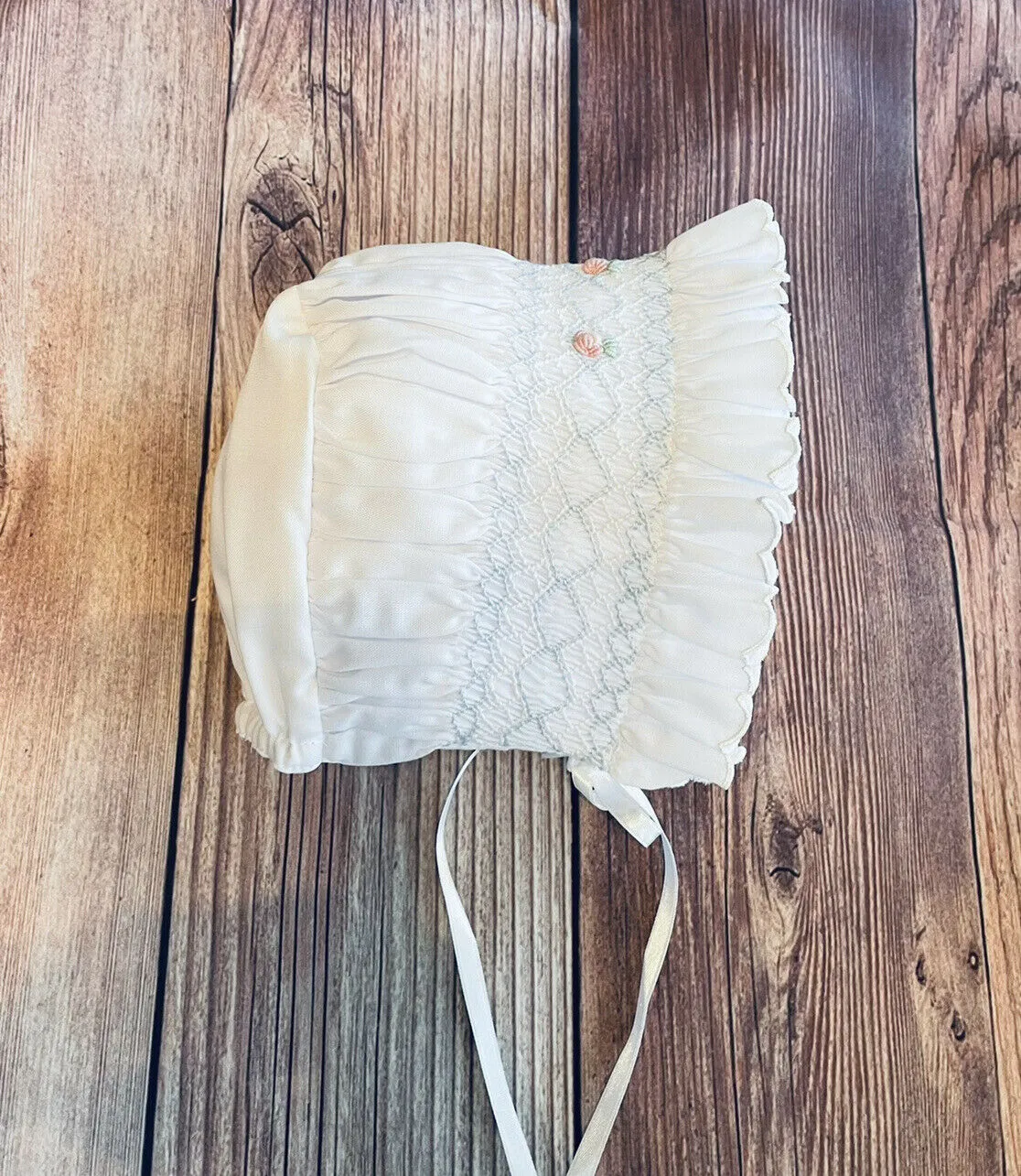 Will'Beth *RETIRED* Girls White & Blue Smocked Baby Bonnet Newborn to 3 Months