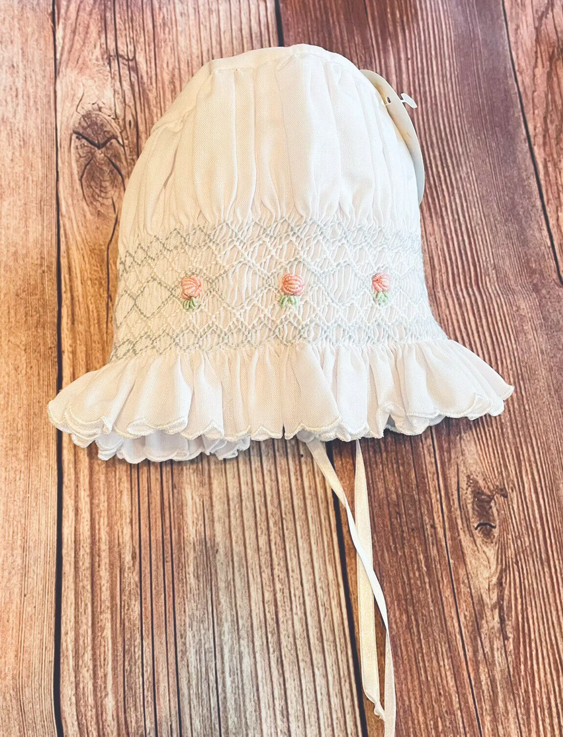 Will'Beth *RETIRED* Girls White & Blue Smocked Baby Bonnet Newborn to 3 Months