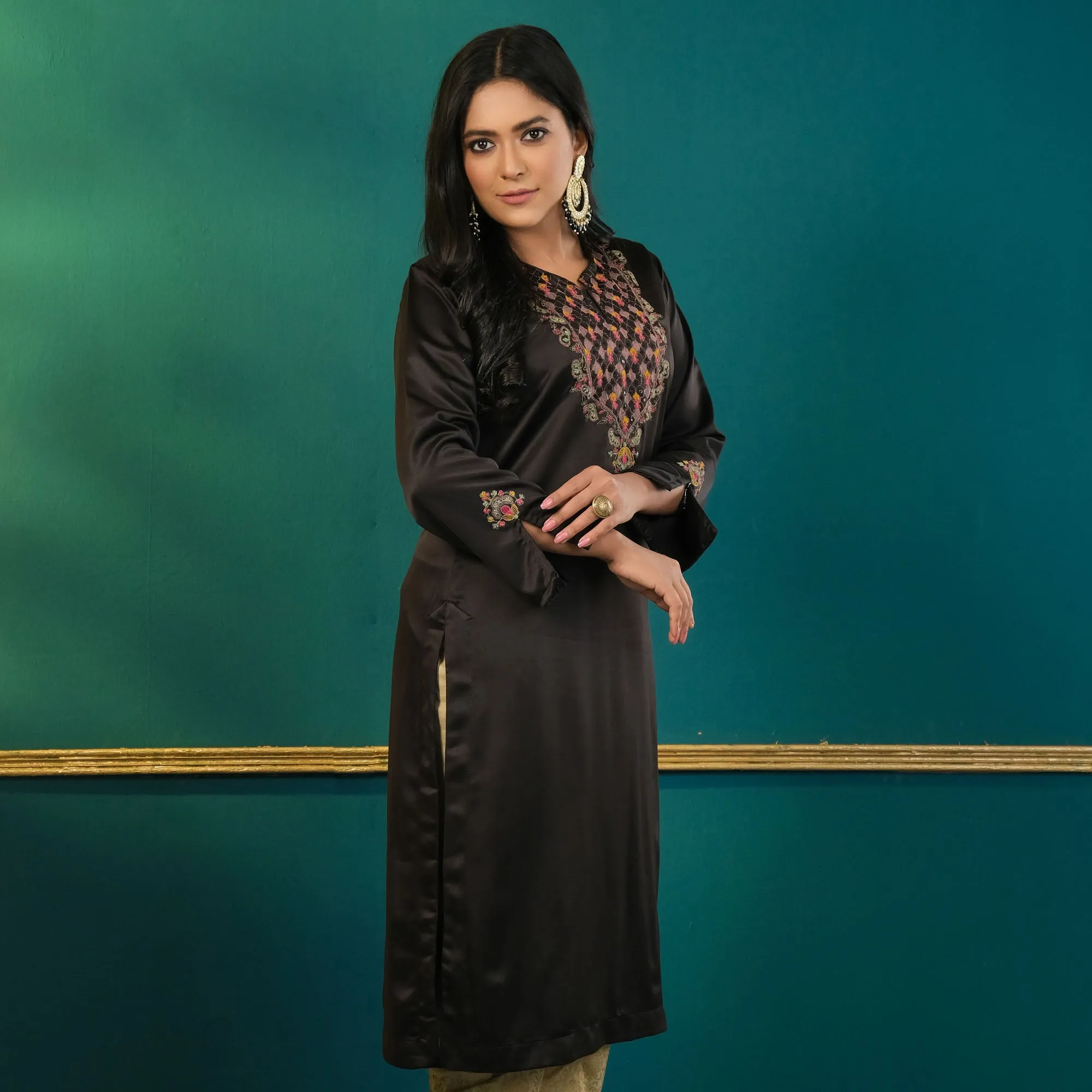 Women Black Embroidered Kurti