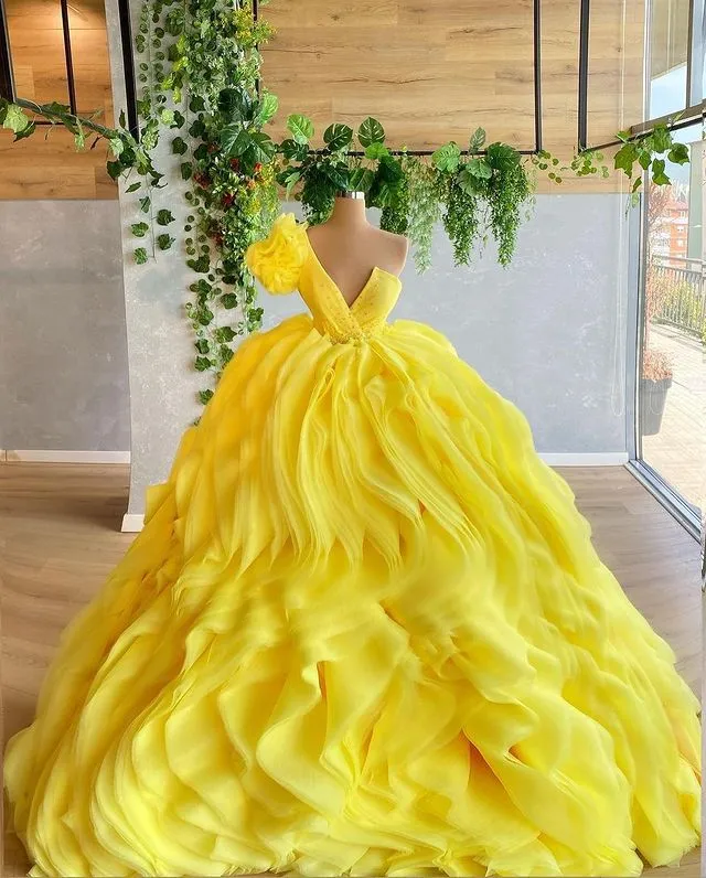 Yellow Quinceanera Dresses Ball Gown Organza Skirt Ruffles Puffy Strapless Bodice Beaded Sweet 16 Dresses 803101
